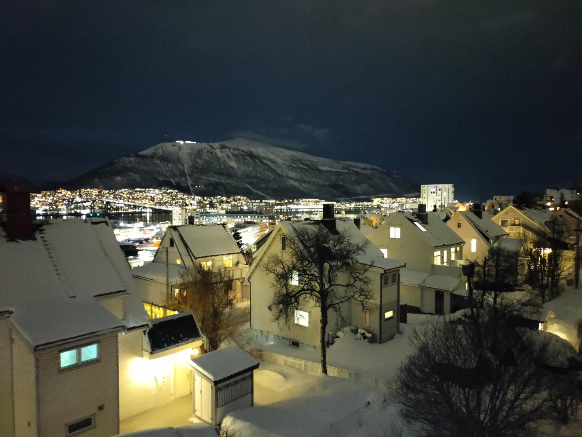 Central Apartament (Adults Only) Tromso Exterior photo